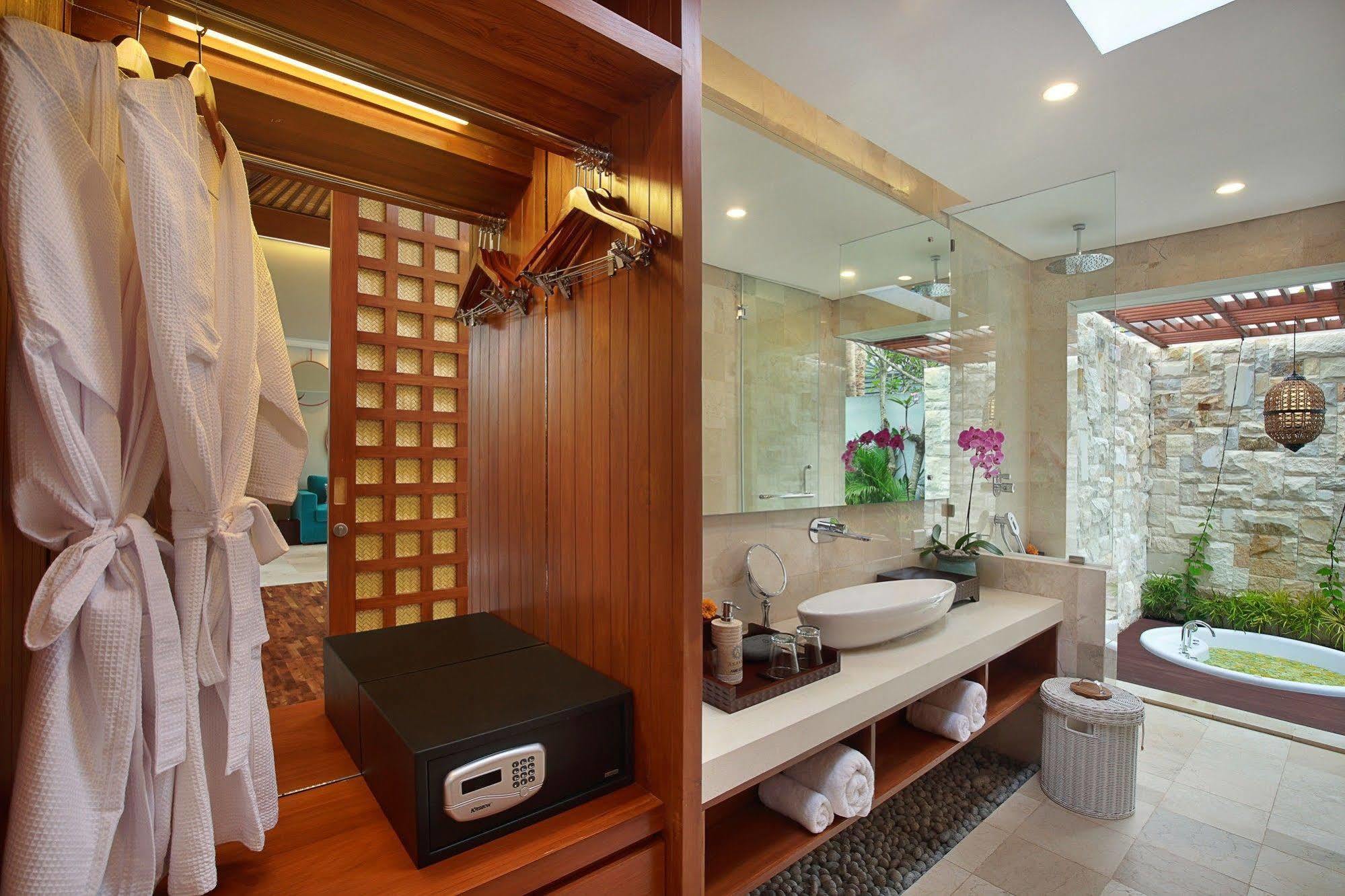 Aksari Villa Seminyak Esterno foto